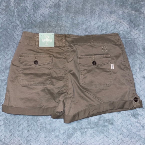Womens Shorts - Picture 2 of 4